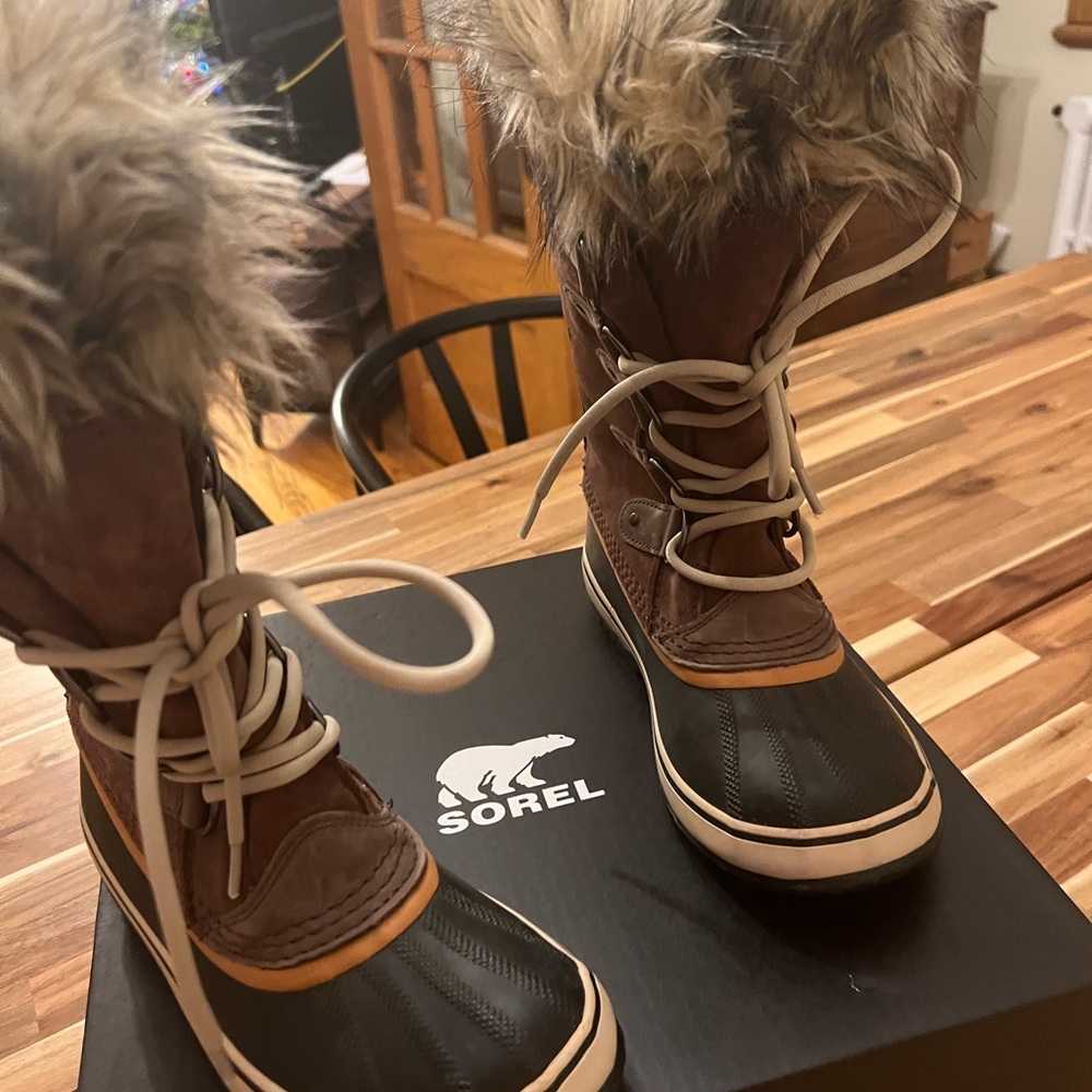Sorel Adirondack leather boots size 6,5 -7 used once - Picture 2 of 6